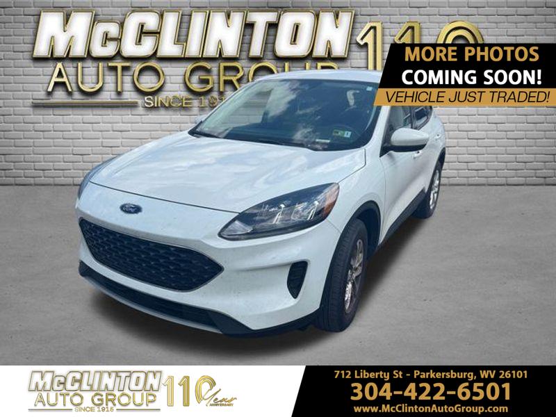 2021 Star White Metallic Tri-Coat Ford Escape SE AWD SUV