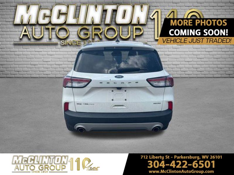 2021 Star White Metallic Tri-Coat Ford Escape SE AWD SUV
